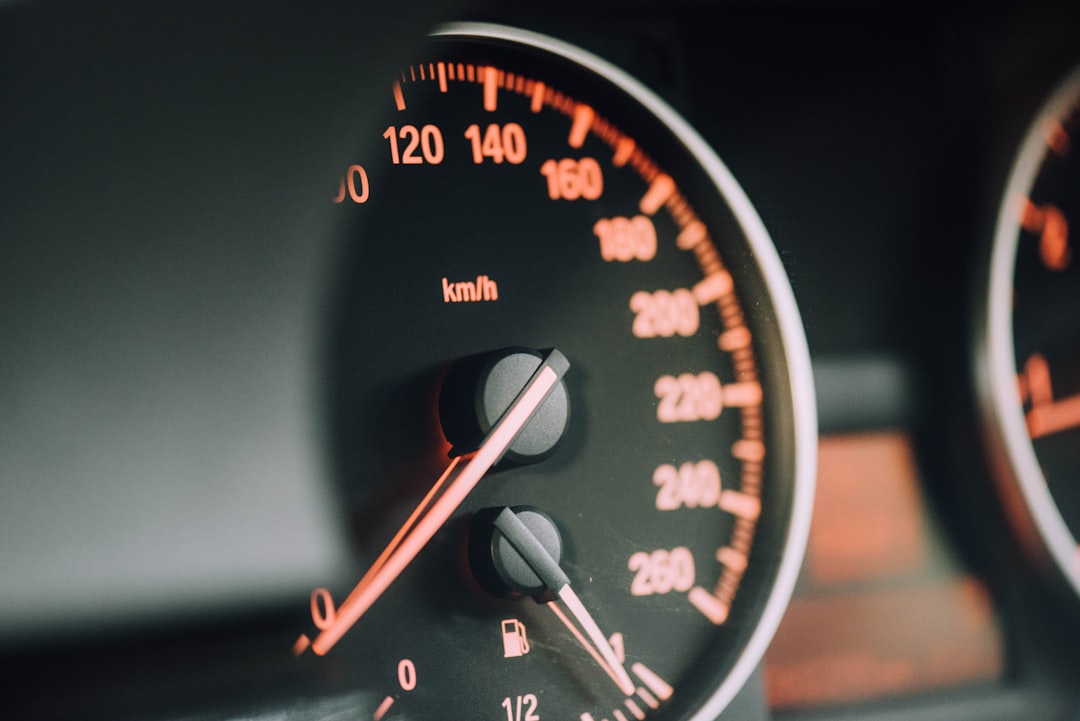 Auto verliest vermogen op de snelweg: dit zijn de meest voorkomende oorzaken