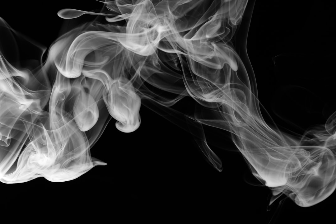 Veel witte rook uit de uitlaat: dit zijn de oorzaken